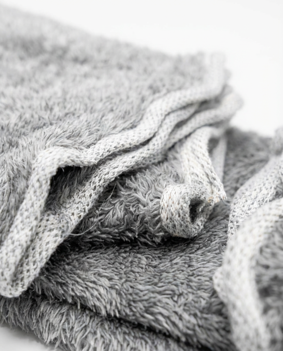 Blanki Faux Fur Blanket — Grey